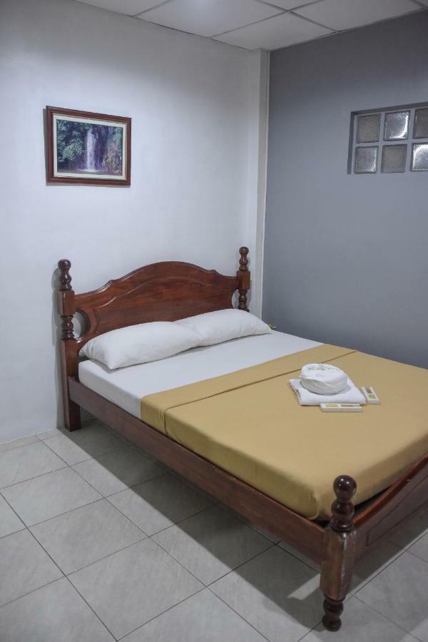 Tiptop Tower Suite Inn Dumaguete City Экстерьер фото