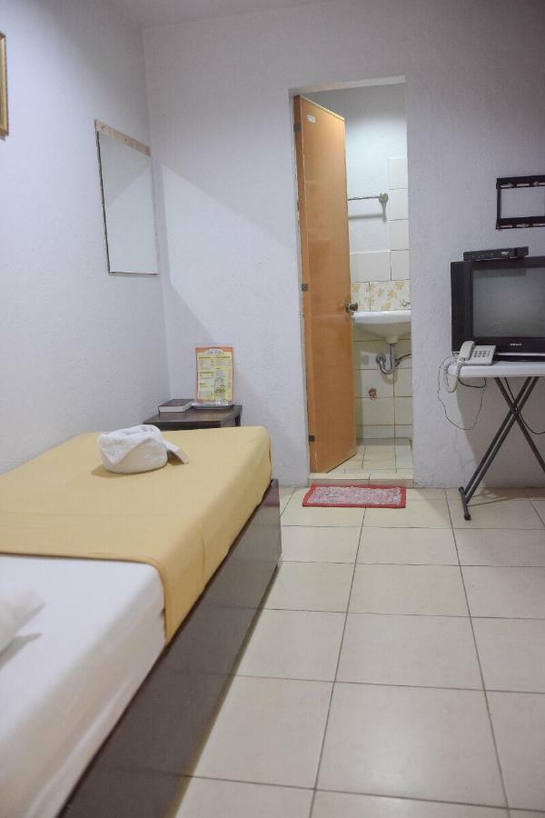 Tiptop Tower Suite Inn Dumaguete City Экстерьер фото