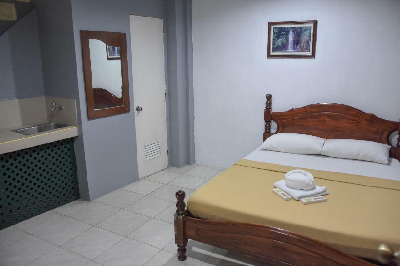 Tiptop Tower Suite Inn Dumaguete City Экстерьер фото